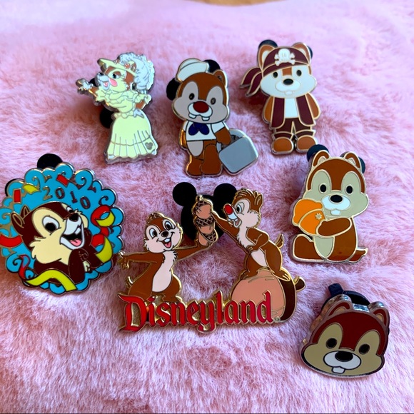 Disney Accessories - Chip & Dale Disney Pin Bundle